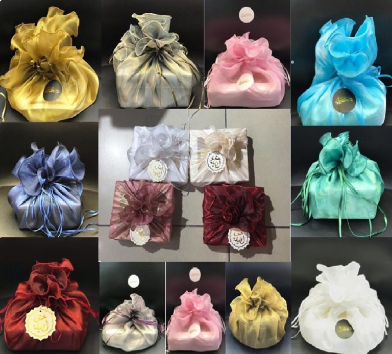 12 Pack Of Favor Bags Round Drawstring Organza Jewelry Candy Pouch Using for Gift Christmas Wedding Party Favor Gift Packaging Bags.(Size By Diameter Large 63*63cm)